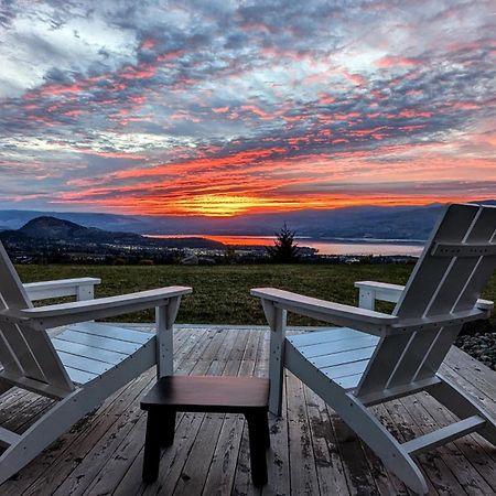 Autumn Lane B&B, Farmhouse Elegance & Stunning Lakeviews West Kelowna Exteriér fotografie