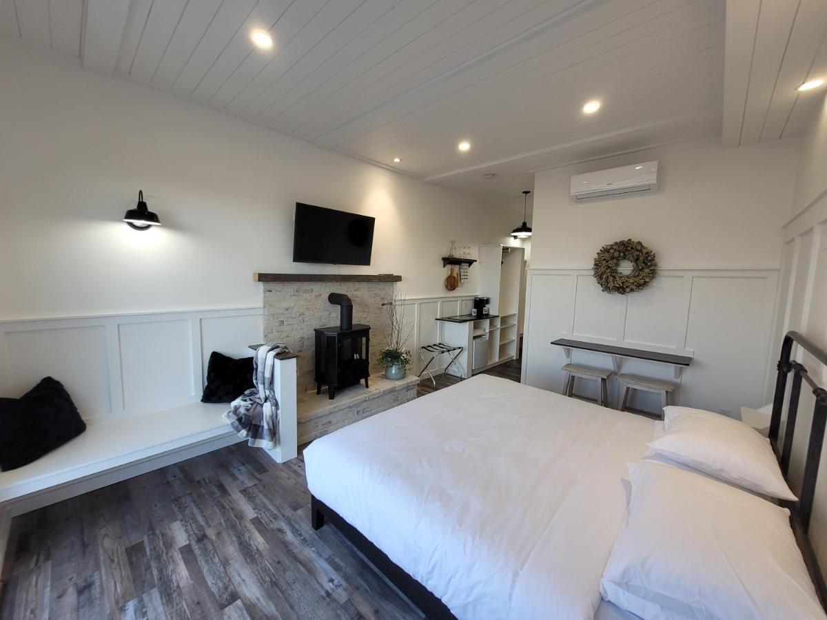Autumn Lane B&B, Farmhouse Elegance & Stunning Lakeviews West Kelowna Exteriér fotografie