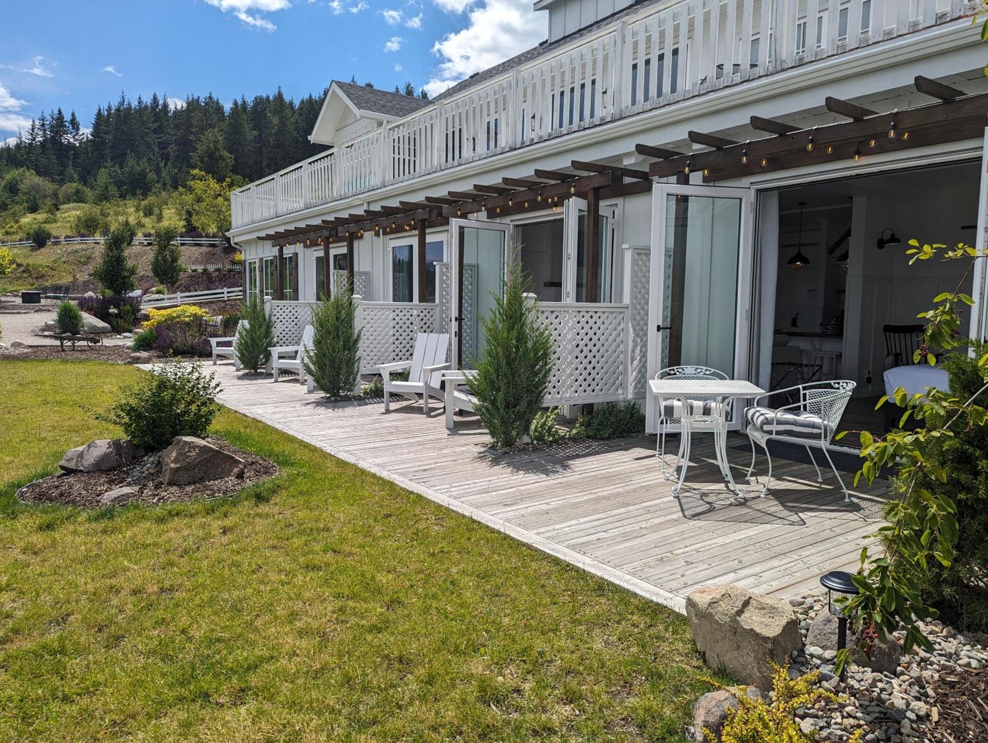 Autumn Lane B&B, Farmhouse Elegance & Stunning Lakeviews West Kelowna Exteriér fotografie