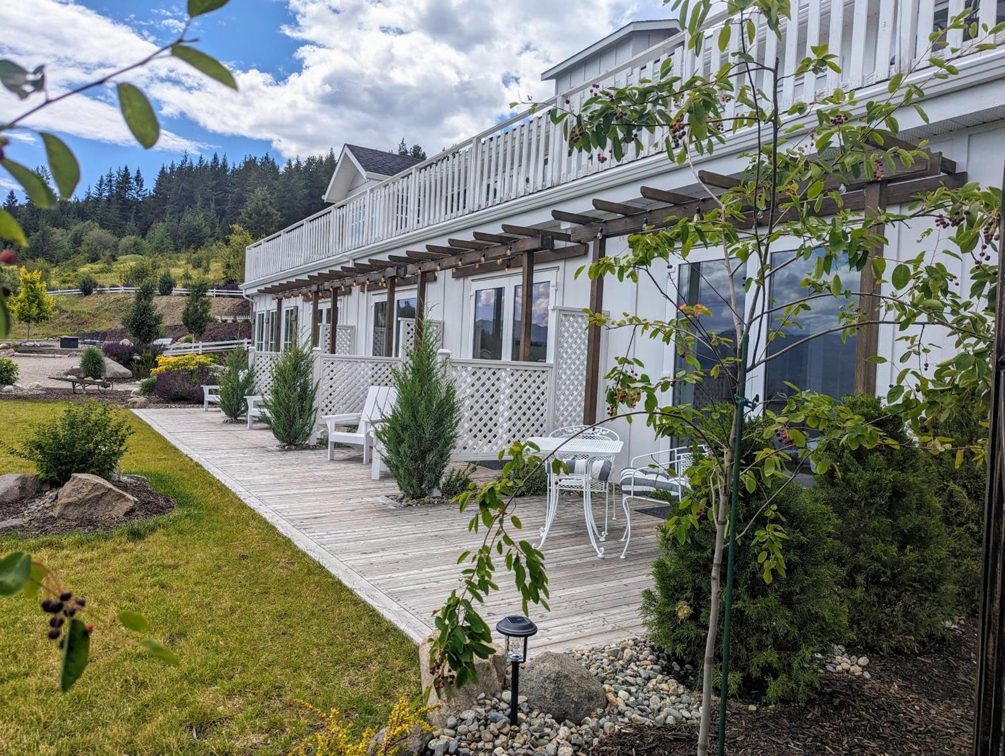 Autumn Lane B&B, Farmhouse Elegance & Stunning Lakeviews West Kelowna Exteriér fotografie