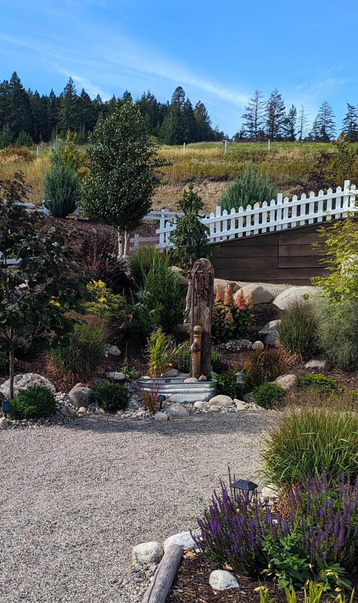Autumn Lane B&B, Farmhouse Elegance & Stunning Lakeviews West Kelowna Exteriér fotografie